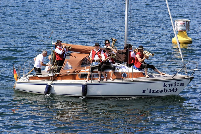 实令众人瞩 实令众人瞩